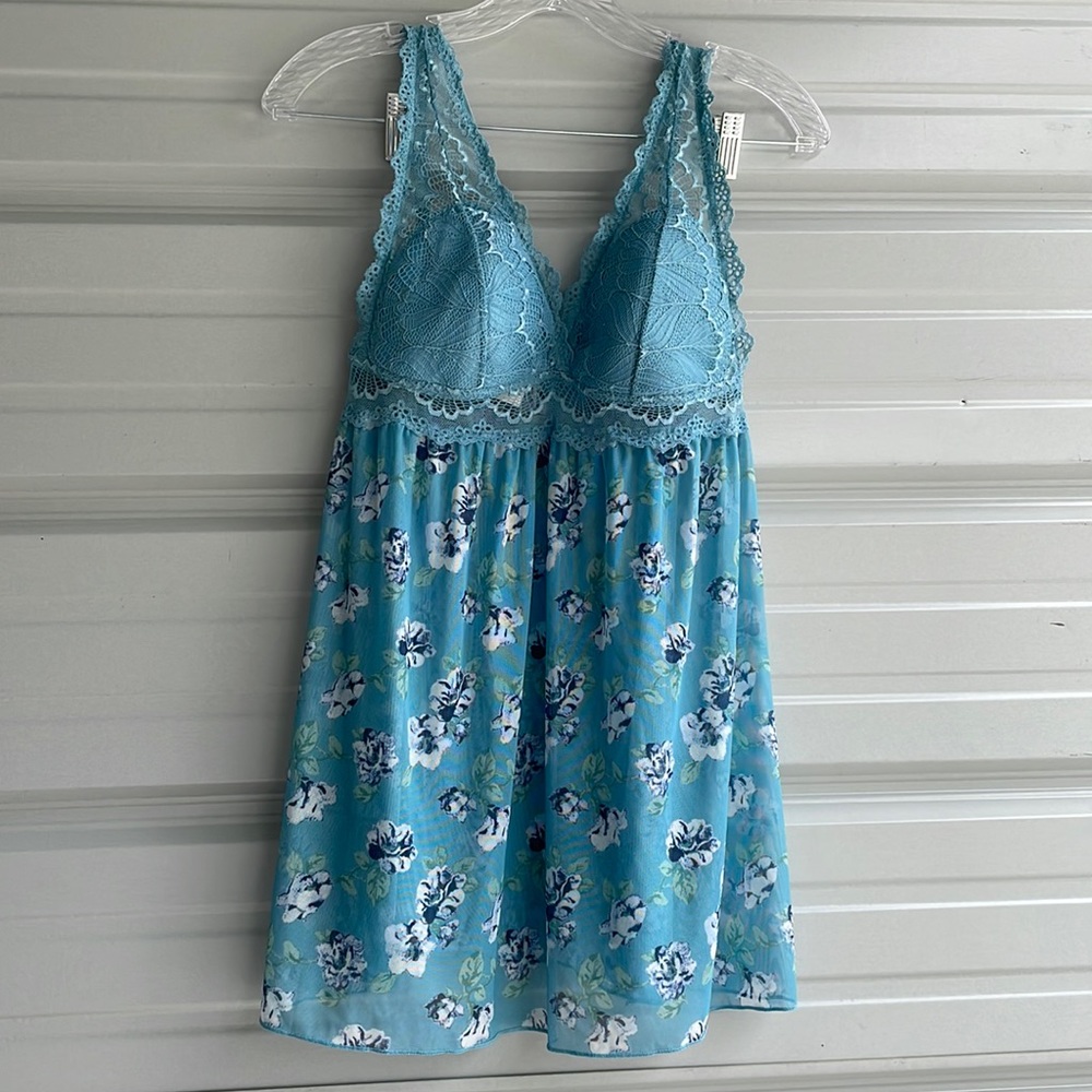 Jessica Simpson sky blue floral lingerie.  sz L